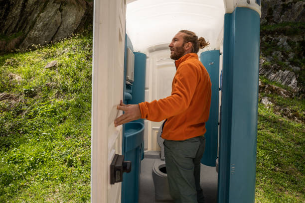 Porta potty delivery and setup in Bellerose, NY